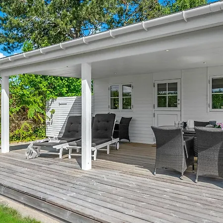 2 Bedroom Beautiful In בית נופש *