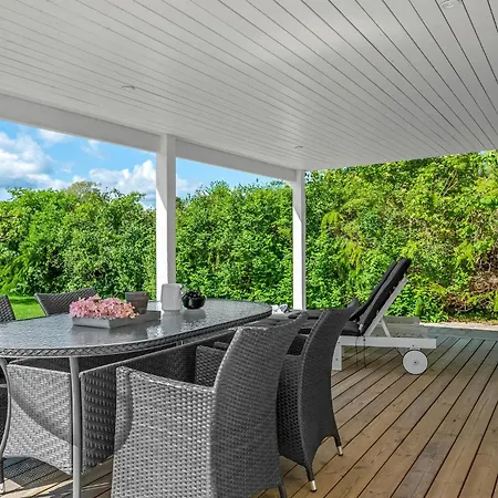 בית נופש 2 Bedroom Beautiful In *