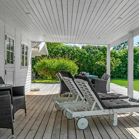 בית נופש 2 Bedroom Beautiful In