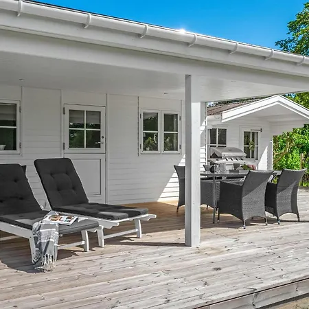 2 Bedroom Beautiful In Сasa de vacaciones Jægerspris