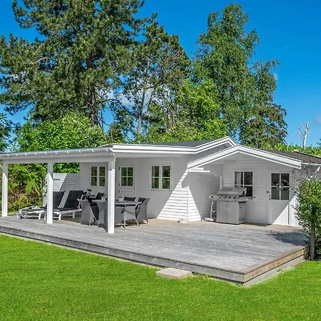 בית נופש 2 Bedroom Beautiful In