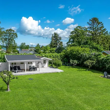 2 Bedroom Beautiful In *