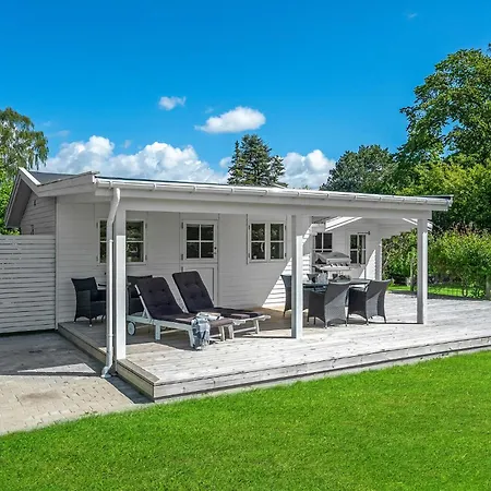 2 Bedroom Beautiful In בית נופש